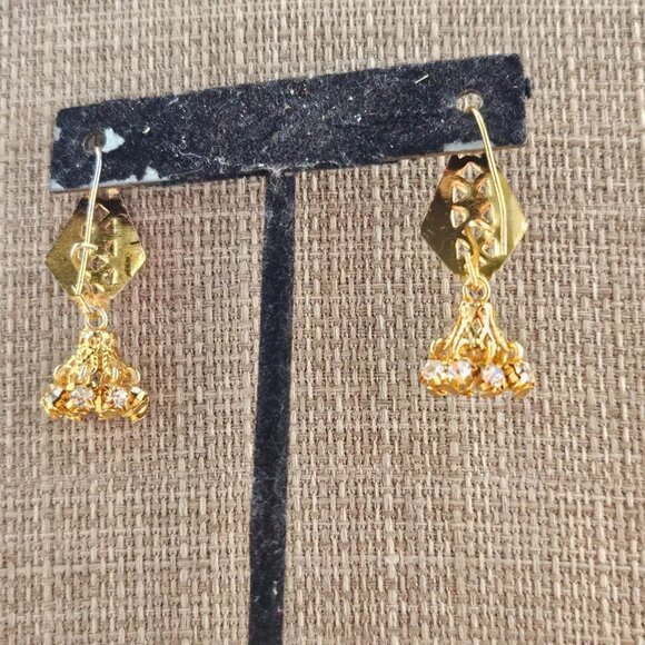 Drop Down Earrings Gold Tone Small Earrings Fashion Jewelry Unbranded - Picture 10 of 11